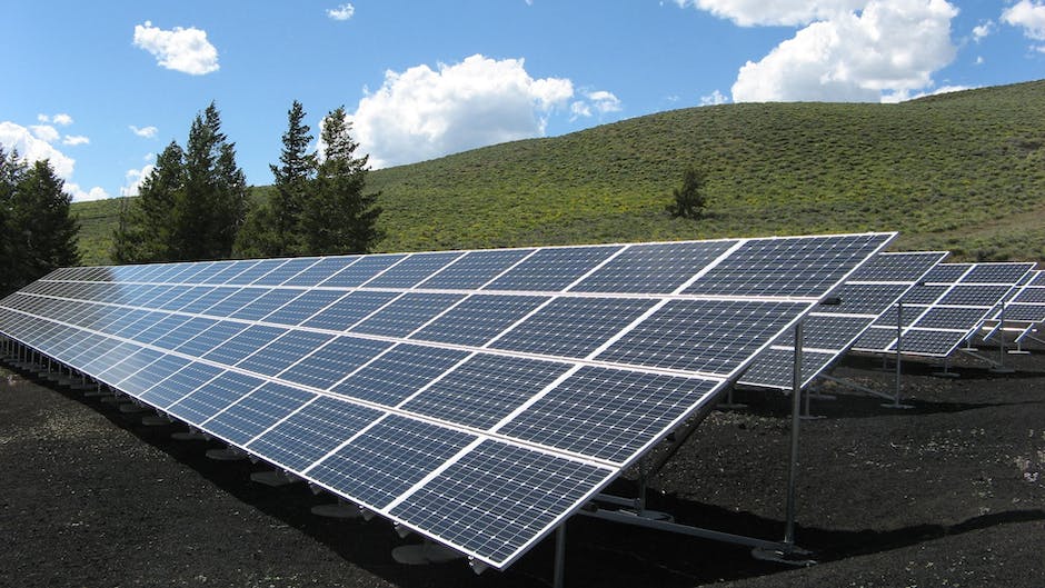 https://laenergiarenovable.com/wp-content/uploads/2023/03/solar-panel-array-power-sun-electricity-159397.jpeg